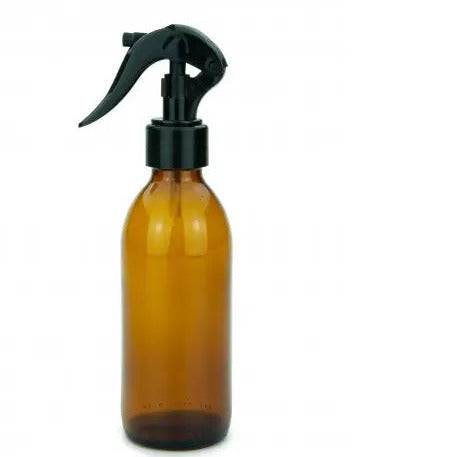 Glas Veralflasche braun 200 ml mit Mini Trigger Sprayer schwarz - Ritualmanufaktur.de