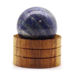 Edelsteinkugeln auf Holzständer - Ritualmanufaktur.de