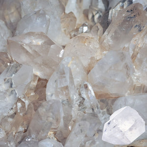 Bergkristall Rohe Wassersteine Master Healer - Ritualmanufaktur.de