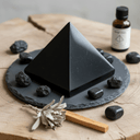 Schungit Pyramide - Ritualmanufaktur.de