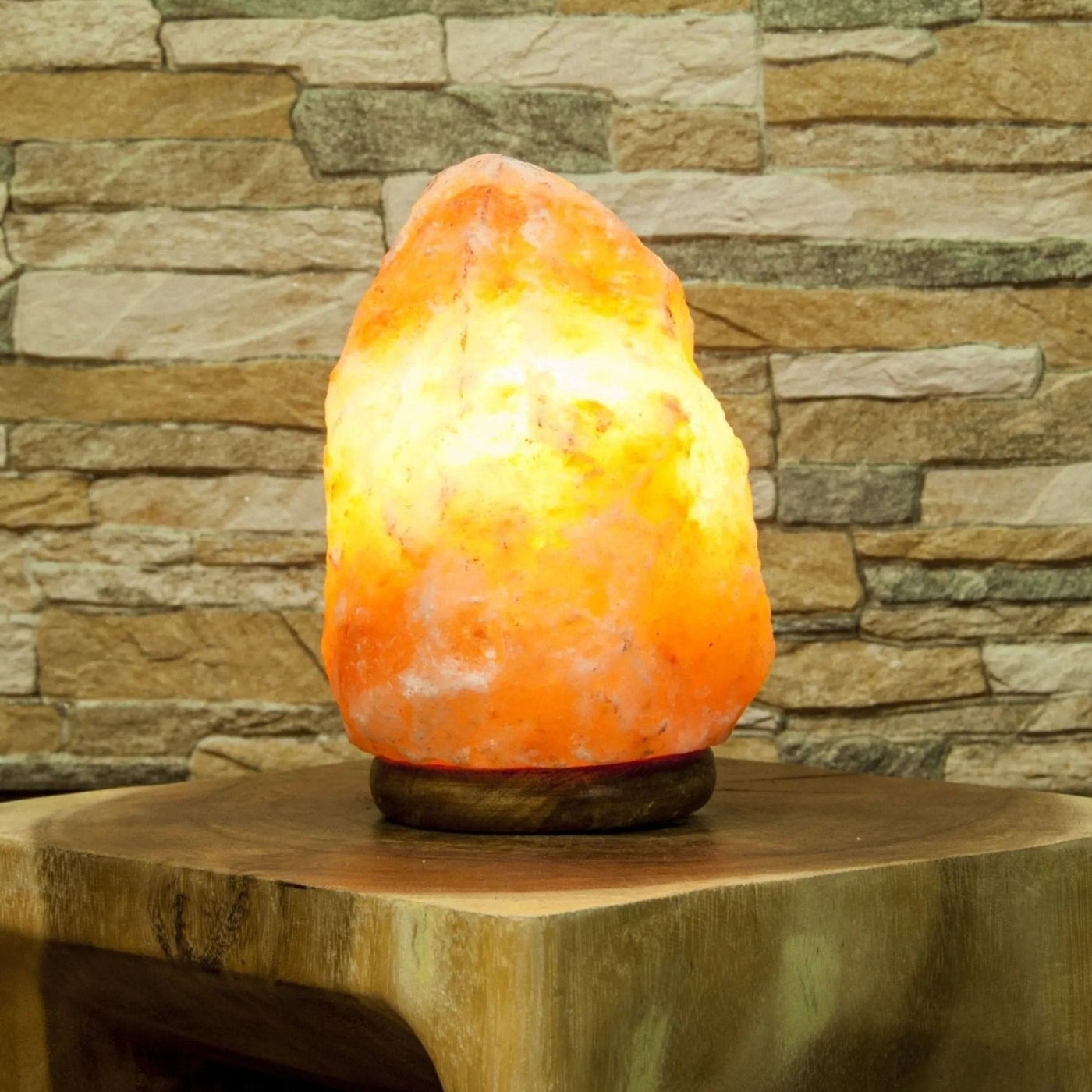 Salzkristall Lampe mit Holzsockel (2-3 kg) - Ritualmanufaktur.de